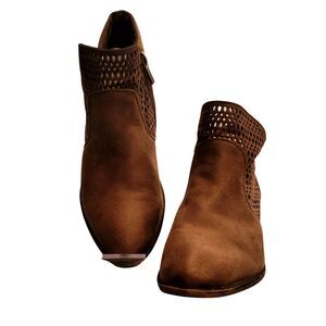 Bamboo Chocolate Brown Suede Lattice Ankle Bootie Western Toe Side Zip Size 8